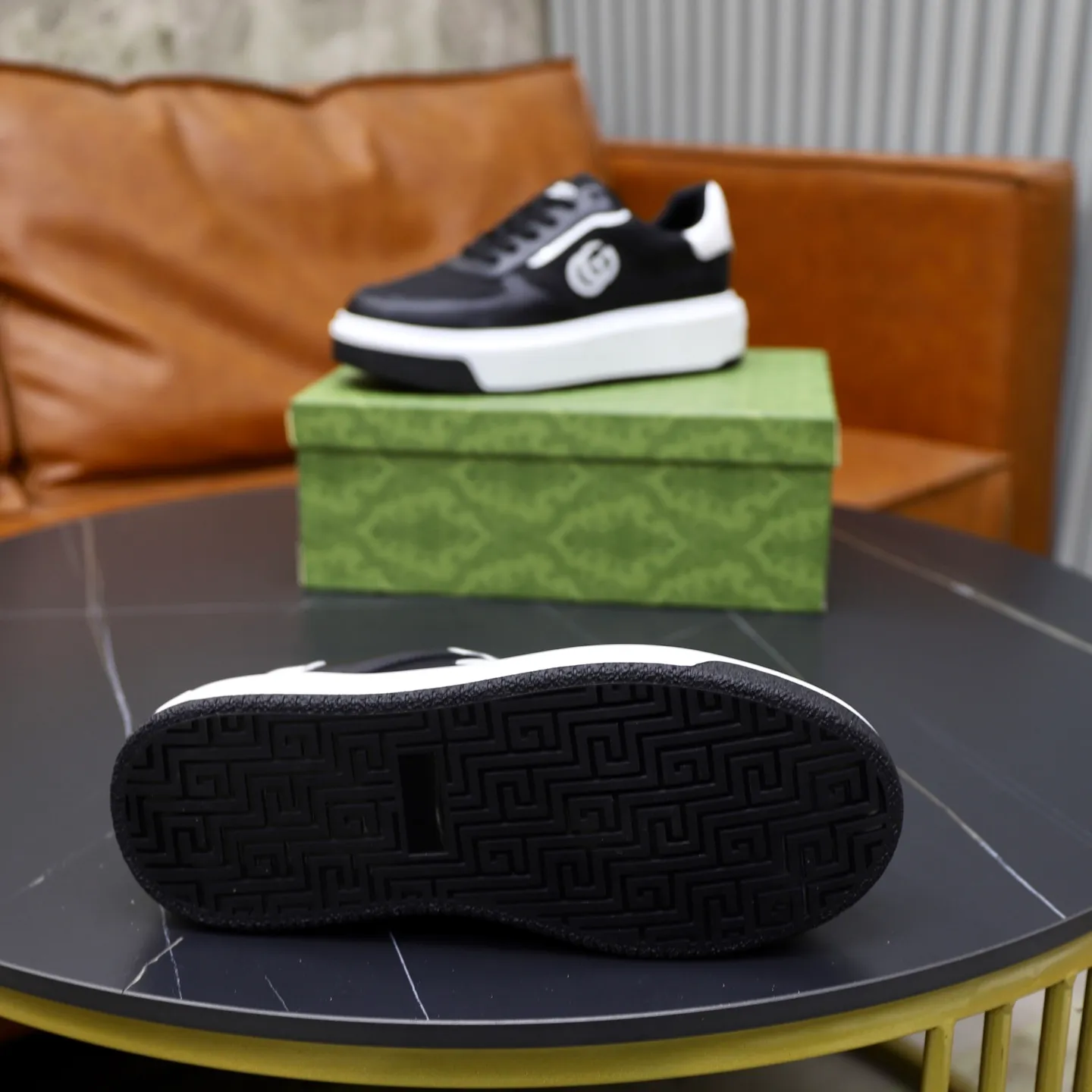 Ex-factory price: 462💰🙅‍♂️🙅‍♂️🙅‍♂️ Brand: GUCCI Standard code: 38-44 (45 customized) Grade: Same as the official website Material: Original material splicing Comfortable and breathable lining Lightweight and wear-resistant sports outsole Style category: Men's fashionable casual shoes Running sneakers Distinguished luxury brand elements Top luxury Color: actual picture color